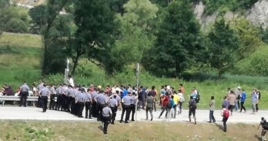 Više stotina migranata pokušava ući u RH: ‘Situacija izmiče kontroli!’ Više stotina migranata pokušava ući u RH: ‘Situacija izmiče kontroli!’