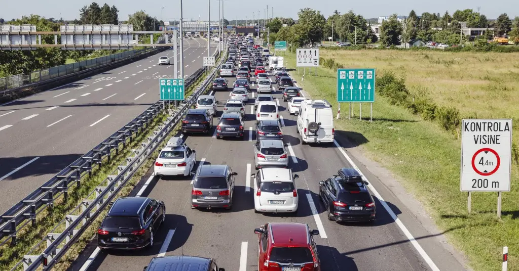 Na Autocestama Se Stvaraju Kolone Nekoliko Prometnih Nesre A Og Portal