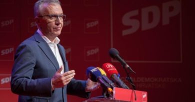 SDP: Zahtijevamo izbore odmah, svaka rekonstrukcija Vlade je besmislena SDP: Zahtijevamo izbore odmah, svaka rekonstrukcija Vlade je besmislena