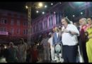 Iako jedva hoda, popeo se pred ganute Splićane i pustio glas koliko god je mogao… Iako jedva hoda, popeo se pred ganute Splićane i pustio glas koliko god je mogao…