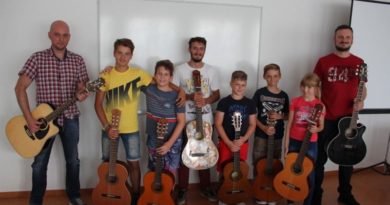 Završila 2. Mala škola moderne gitare Završila 2. Mala škola moderne gitare